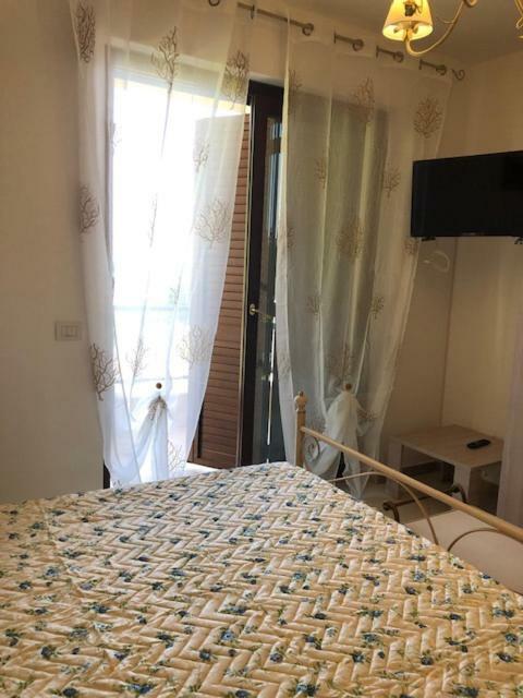 Casa Vacanza "Ilenia" - タオルミーナ エクステリア 写真